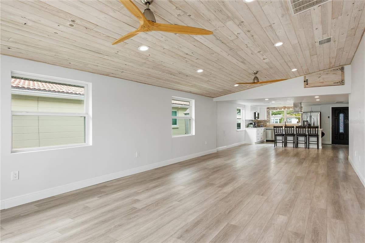 4930 POMPANO DRIVE — photo 9 of 49