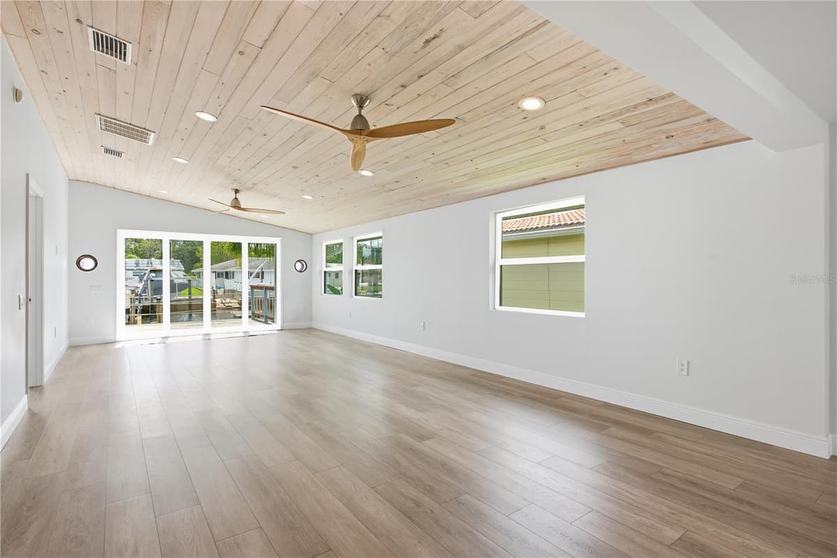 4930 POMPANO DRIVE — photo 4 of 49
