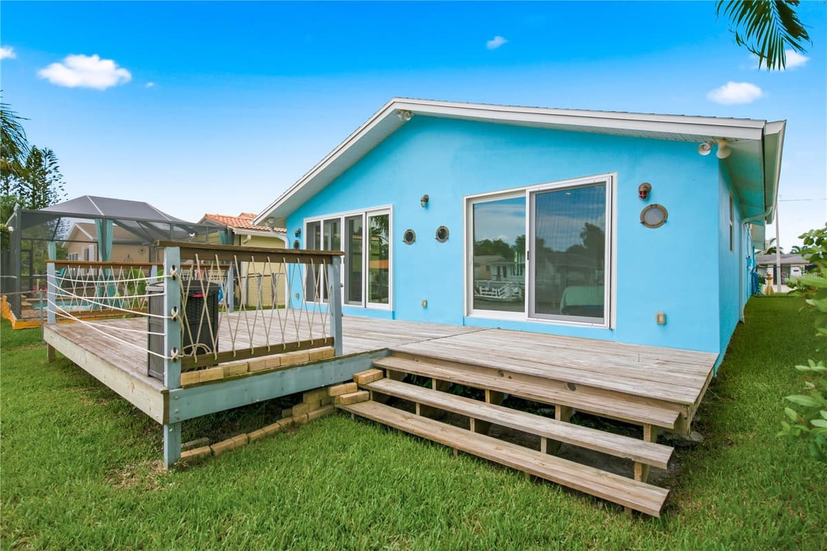 4930 POMPANO DRIVE — photo 32 of 49
