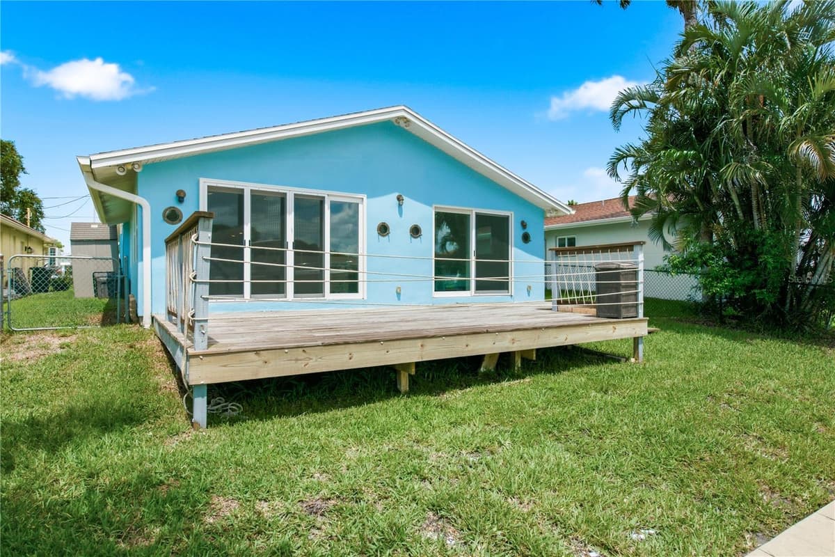 4930 POMPANO DRIVE — photo 38 of 49