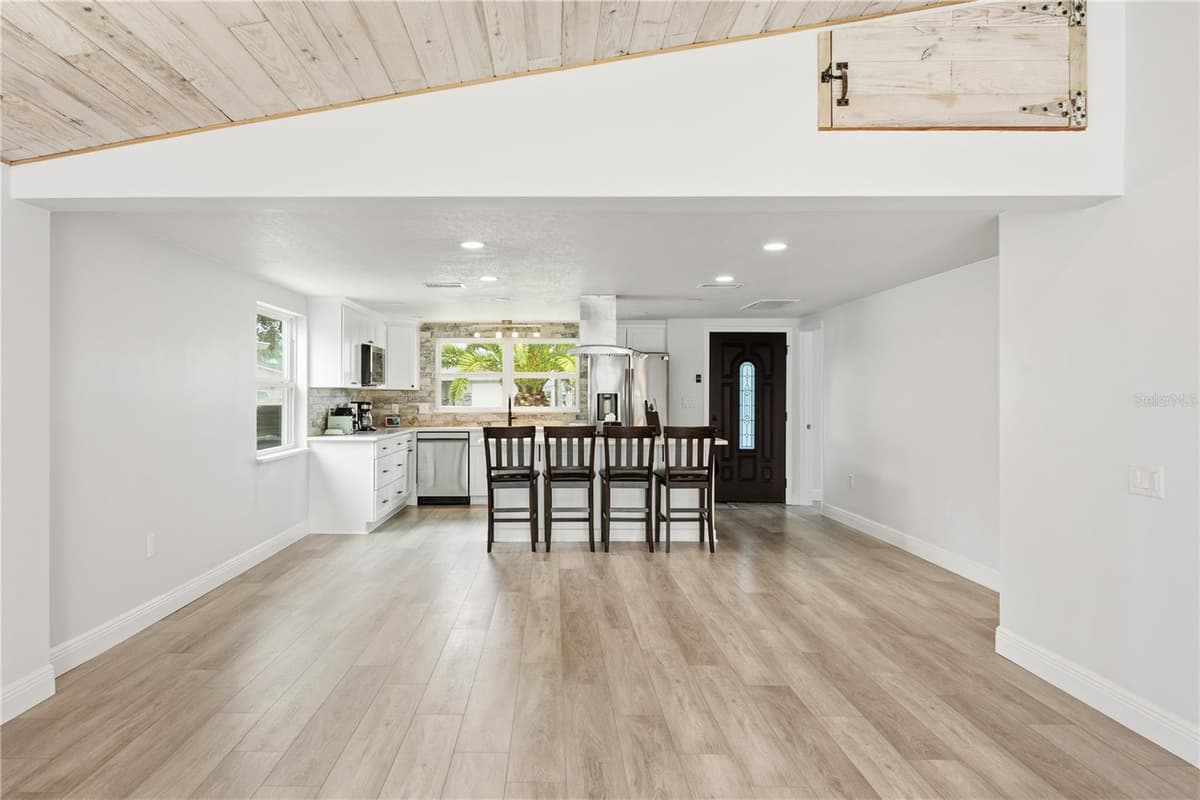 4930 POMPANO DRIVE — photo 12 of 49