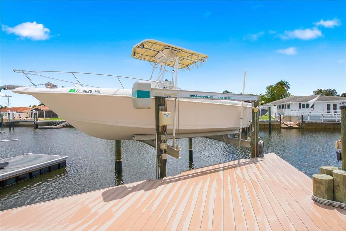 4930 POMPANO DRIVE — photo 36 of 49