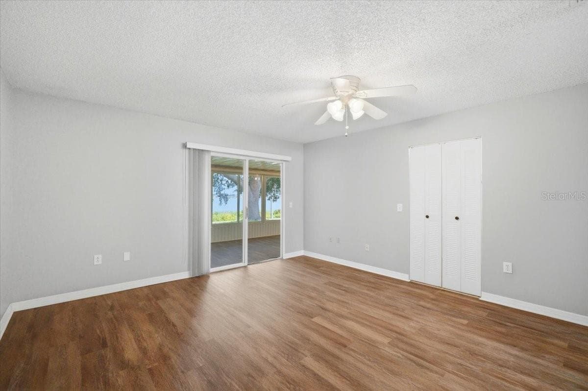 207 WINTER RIDGE BOULEVARD — photo 12 of 43
