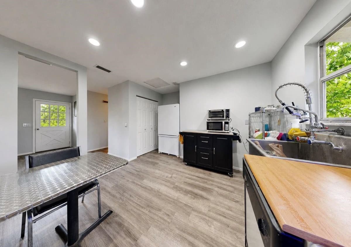 707 GEORGE STREET — photo 44 of 48