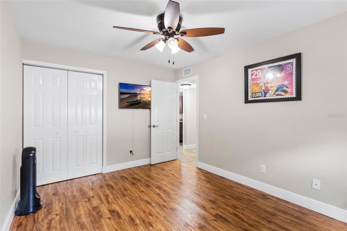 1333 WILDWOOD COURT — photo 11 of 26