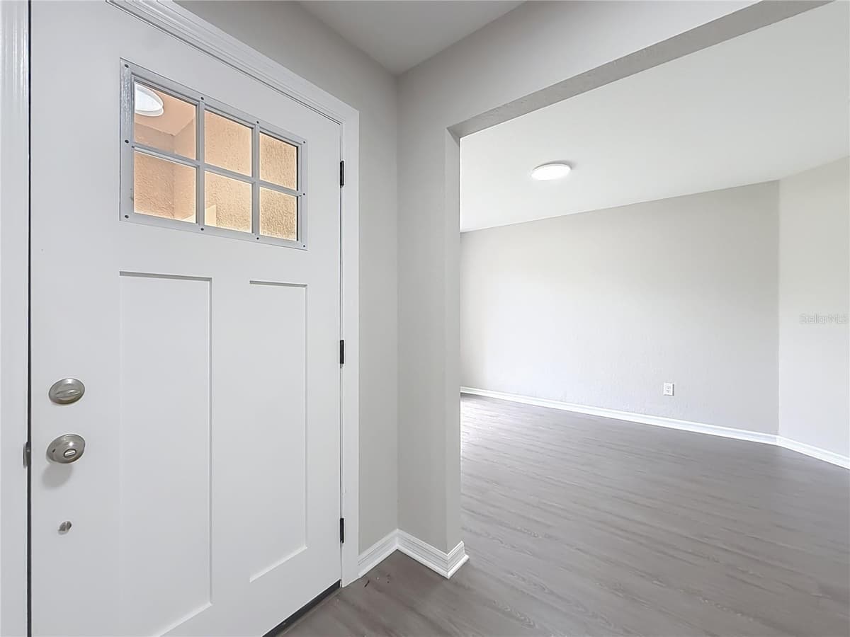213 LINDER DRIVE — photo 5 of 52