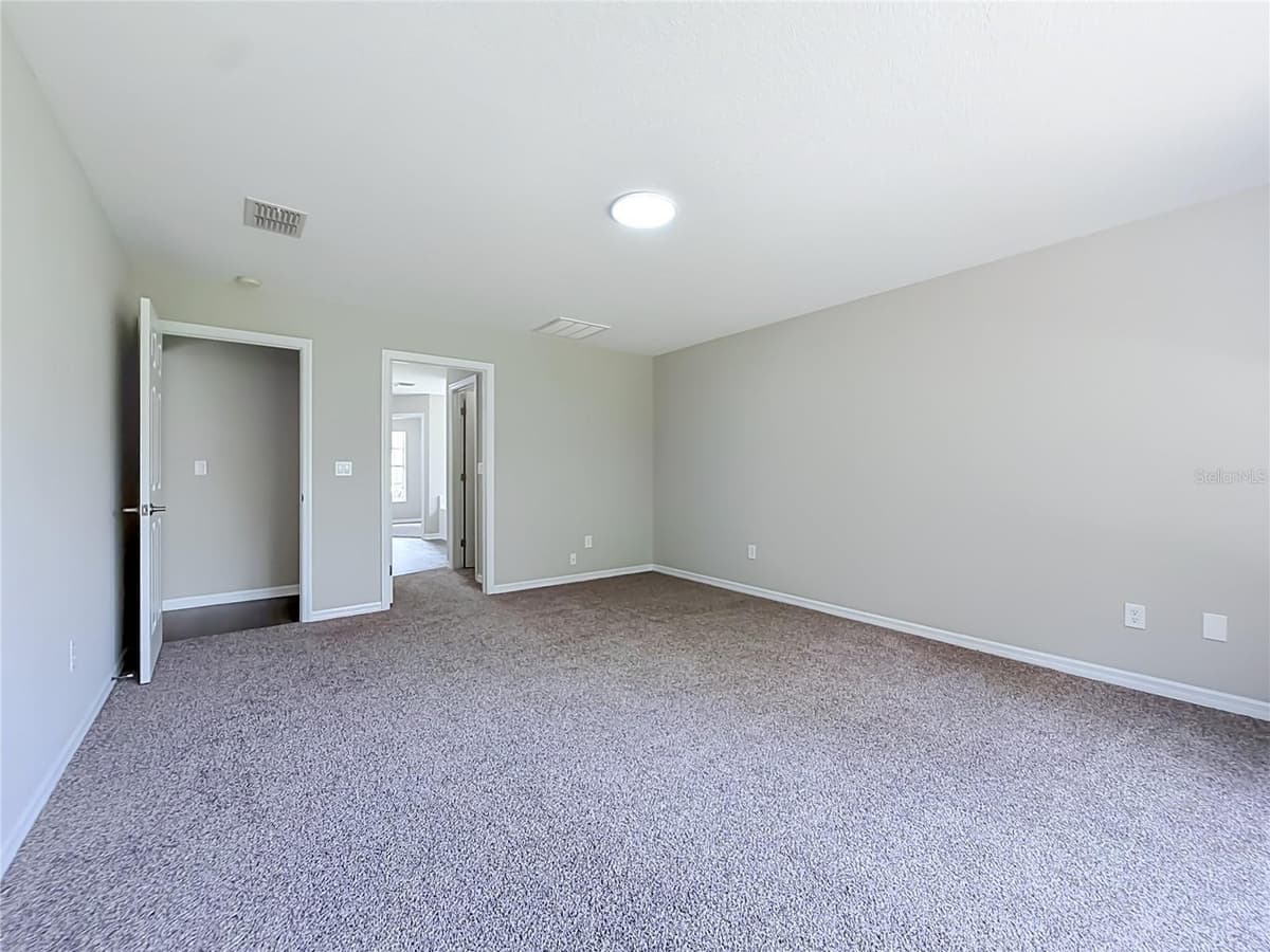 213 LINDER DRIVE — photo 34 of 52