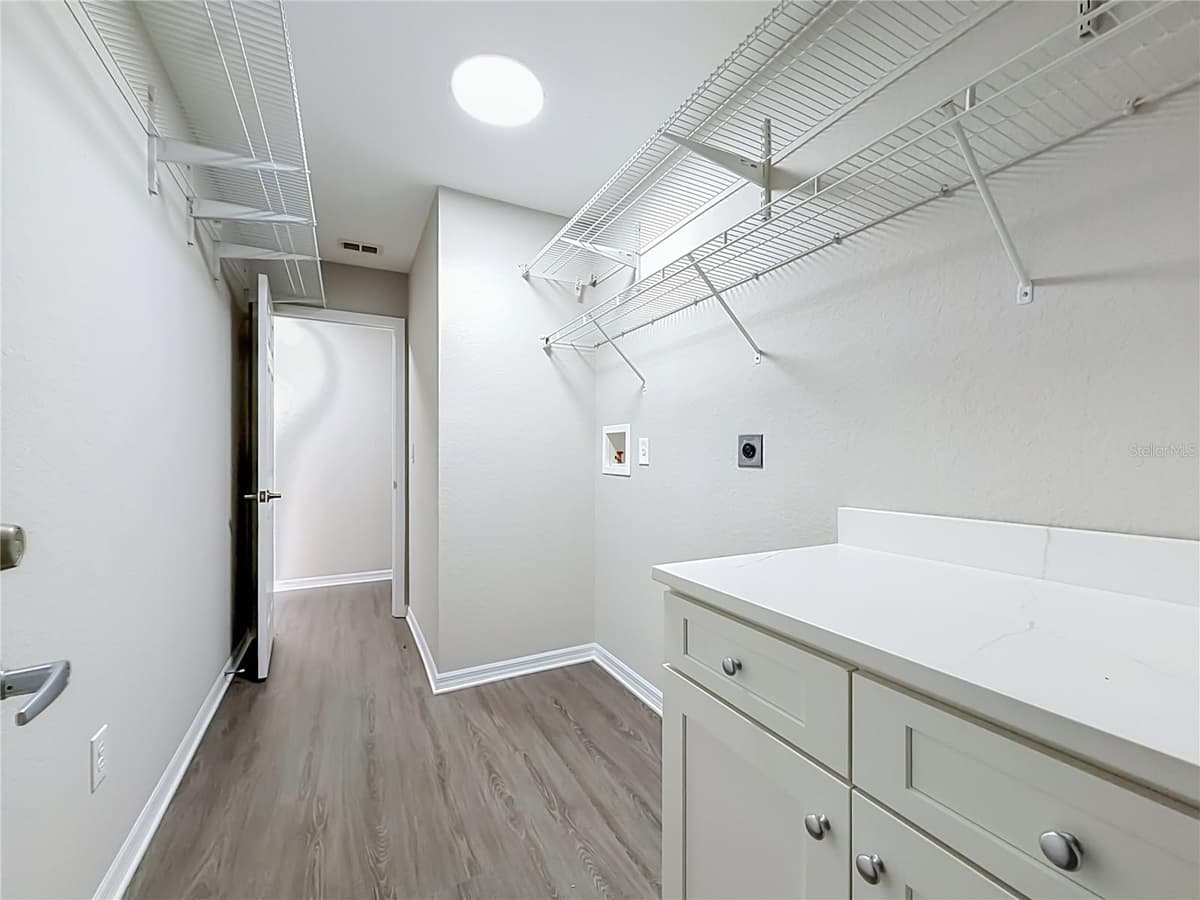 213 LINDER DRIVE — photo 46 of 52