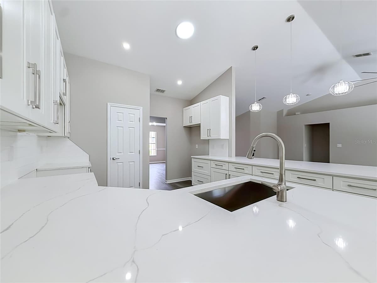 213 LINDER DRIVE — photo 24 of 52