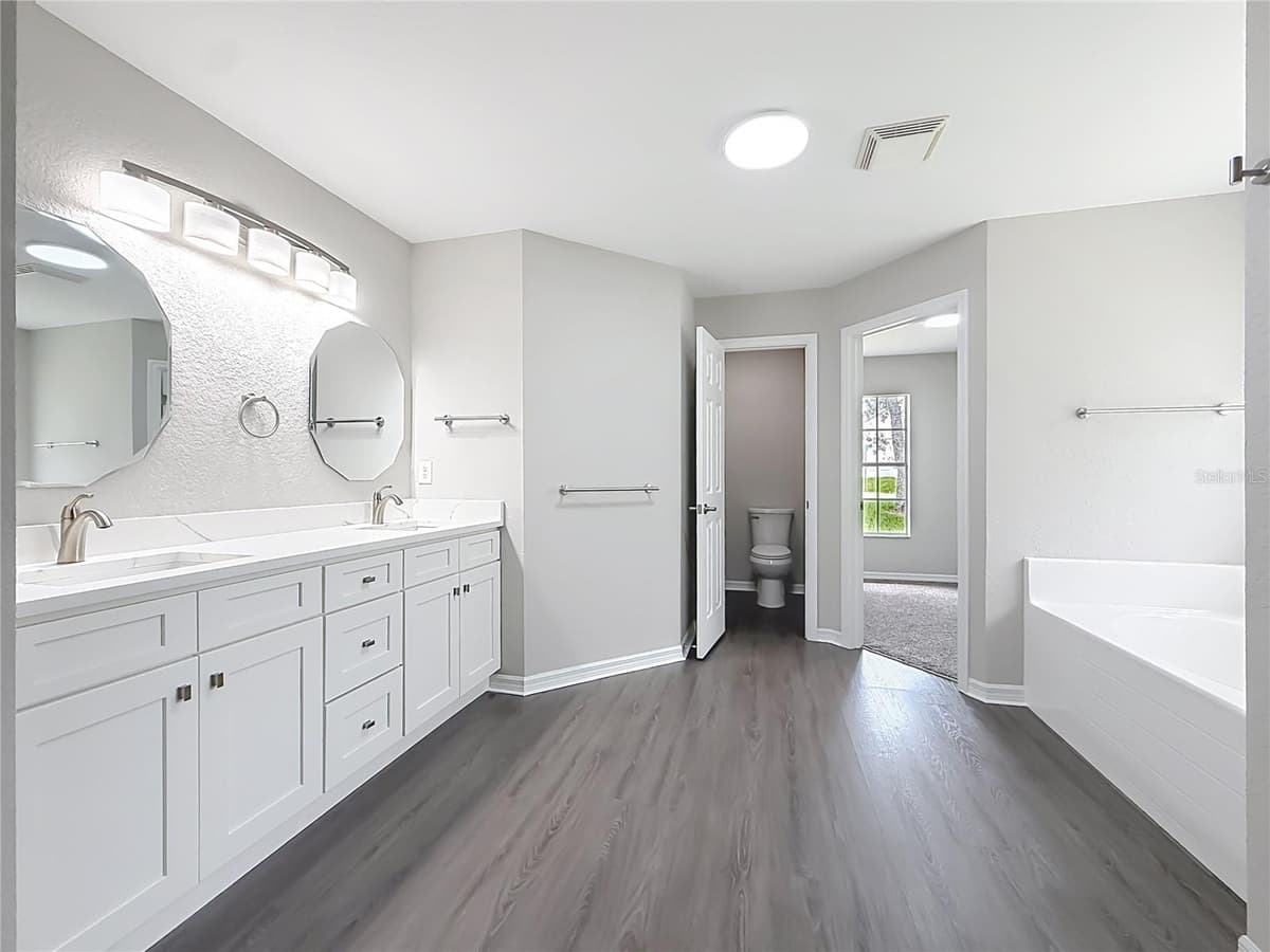 213 LINDER DRIVE — photo 37 of 52