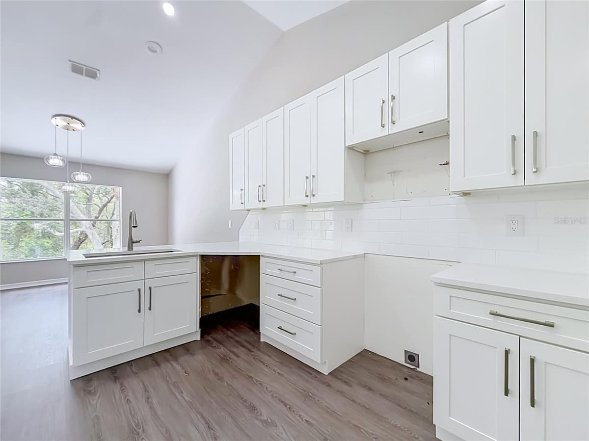 213 LINDER DRIVE — photo 27 of 52