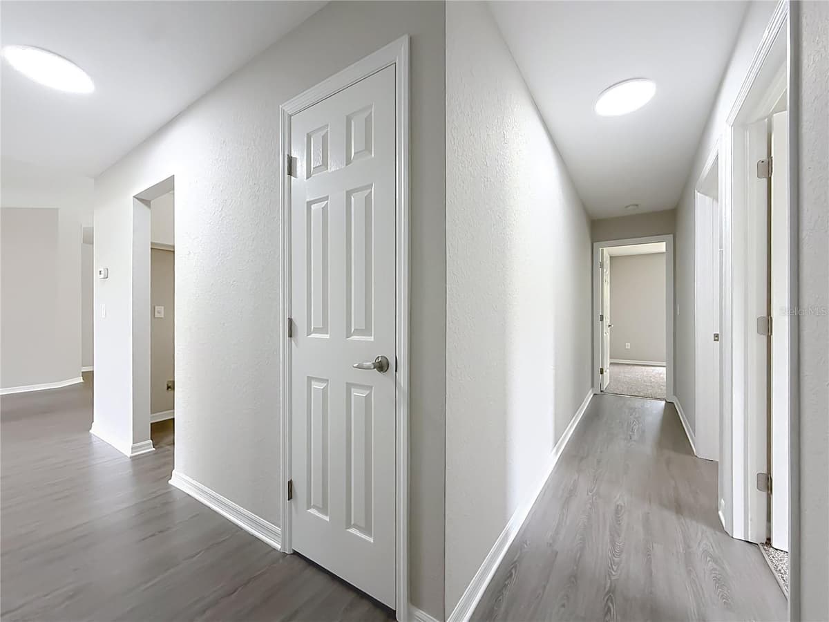 213 LINDER DRIVE — photo 44 of 52