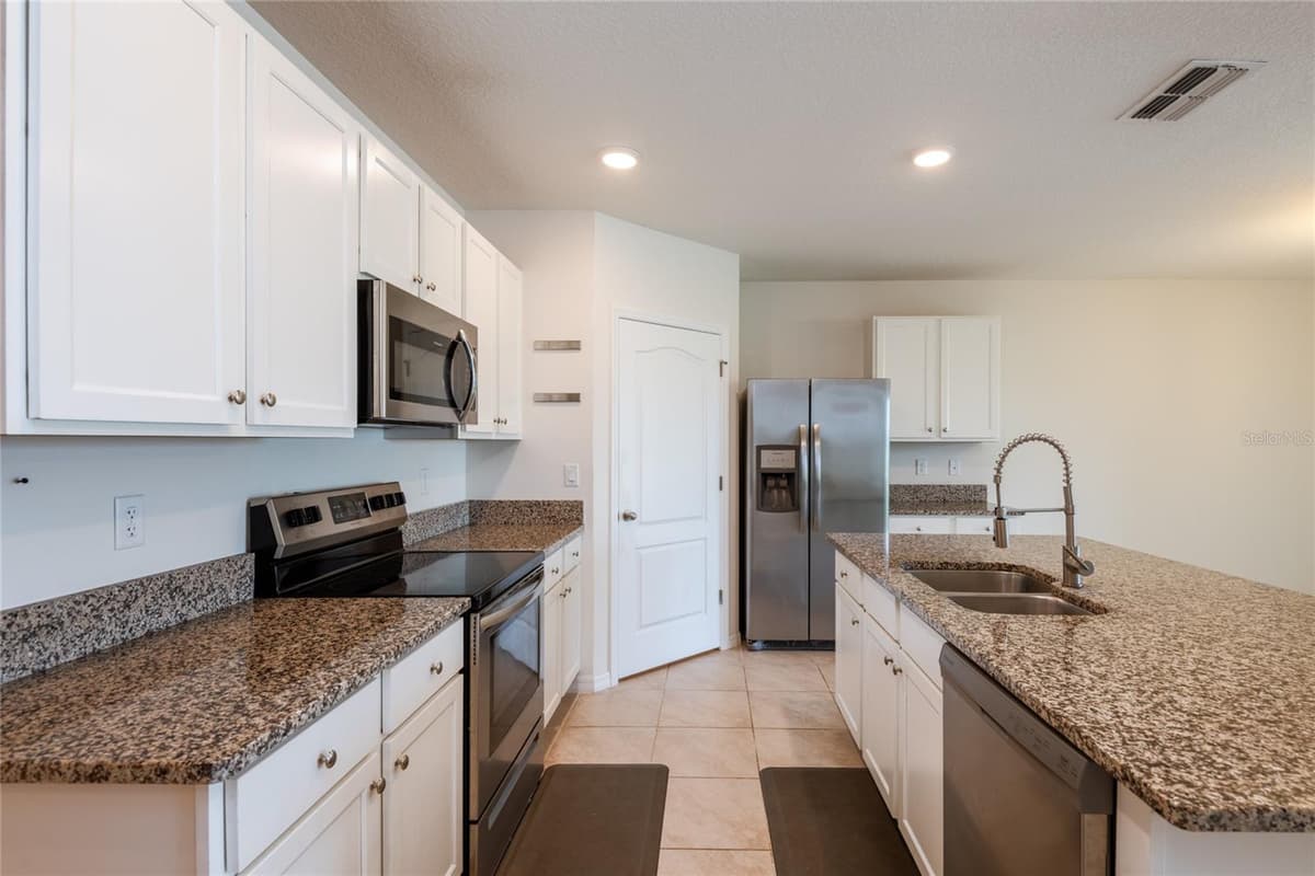 2433 WHITE POPPY DRIVE — photo 14 of 40