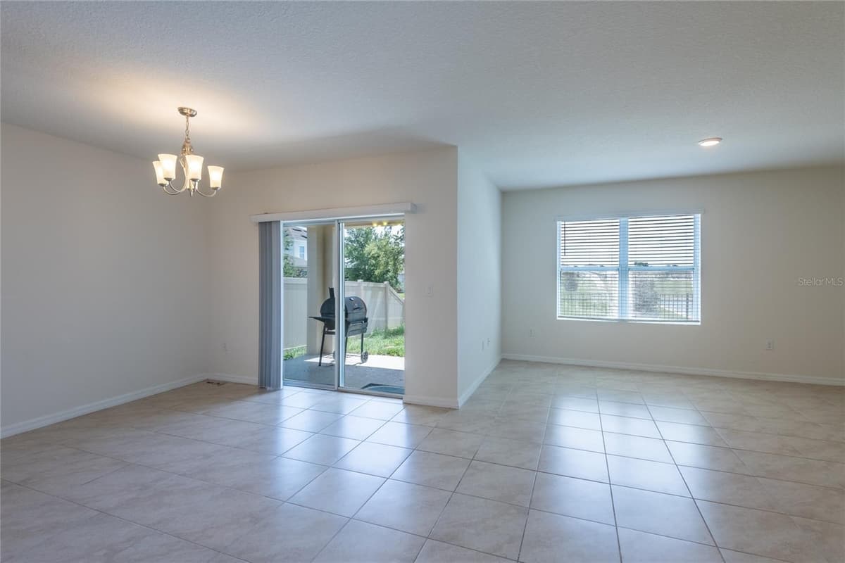 2433 WHITE POPPY DRIVE — photo 24 of 40