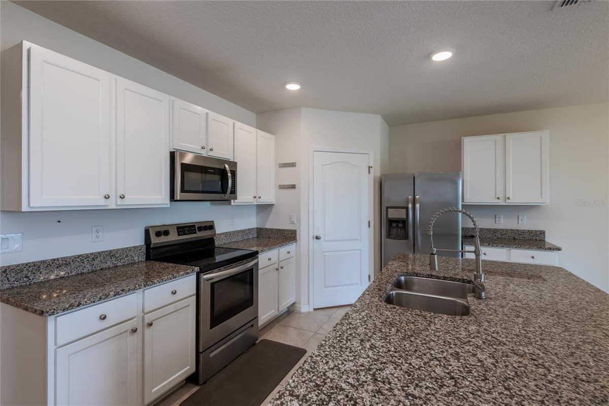 2433 WHITE POPPY DRIVE — photo 17 of 40