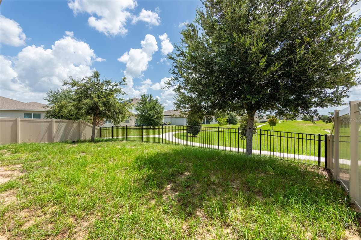 2433 WHITE POPPY DRIVE — photo 37 of 40
