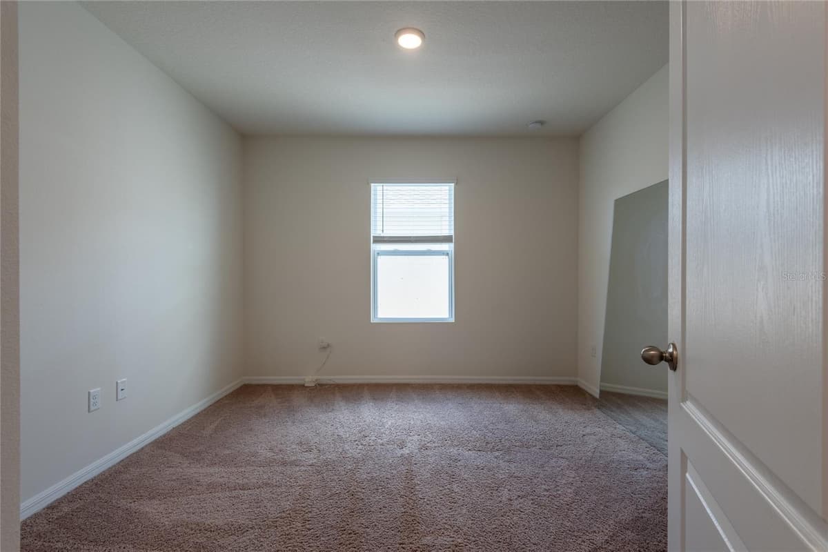 2433 WHITE POPPY DRIVE — photo 12 of 40
