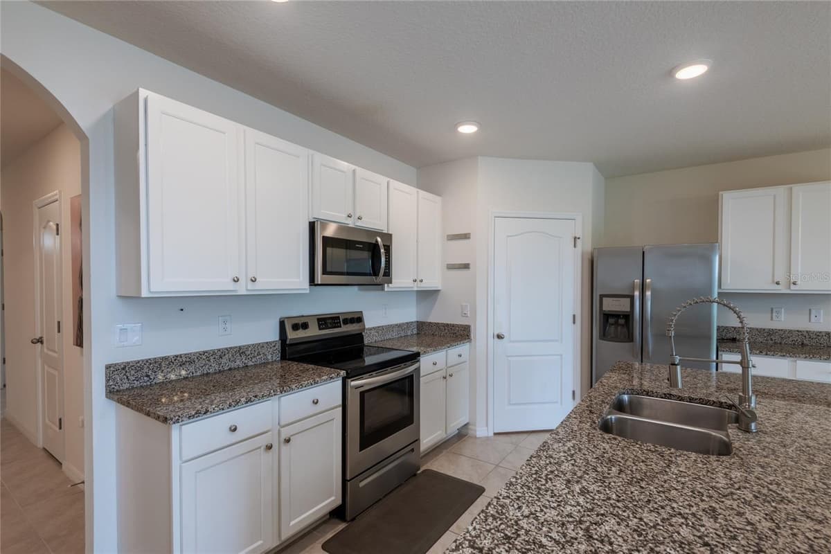 2433 WHITE POPPY DRIVE — photo 16 of 40