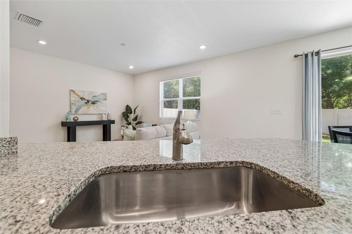 7612 SUNSHINE BRIDGE AVENUE — photo 21 of 57