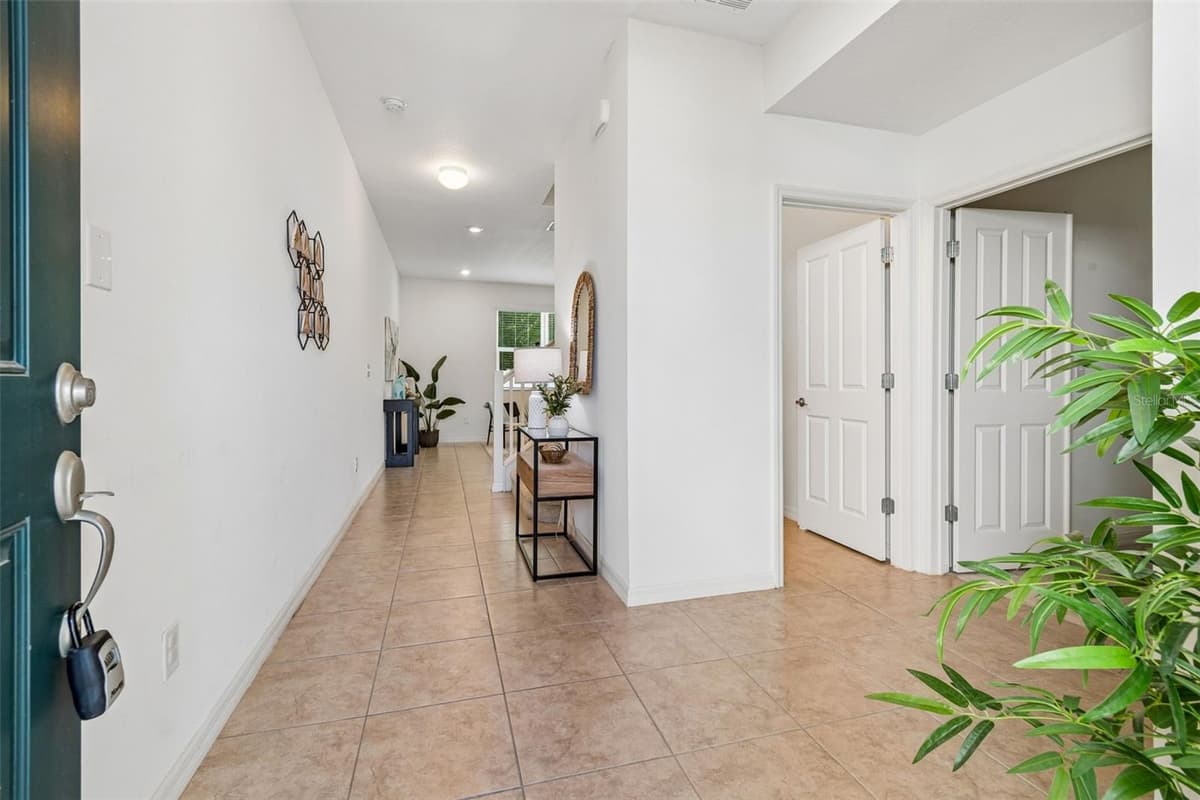 7612 SUNSHINE BRIDGE AVENUE — photo 4 of 57