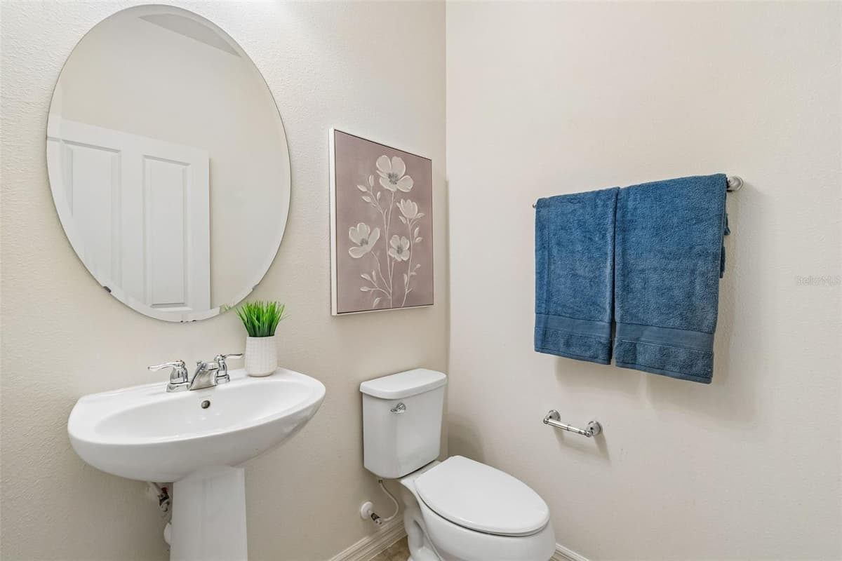 7612 SUNSHINE BRIDGE AVENUE — photo 6 of 57