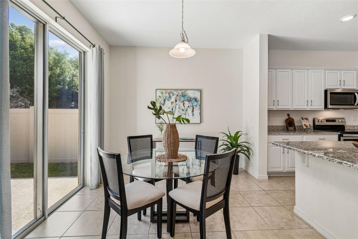 7612 SUNSHINE BRIDGE AVENUE — photo 15 of 57