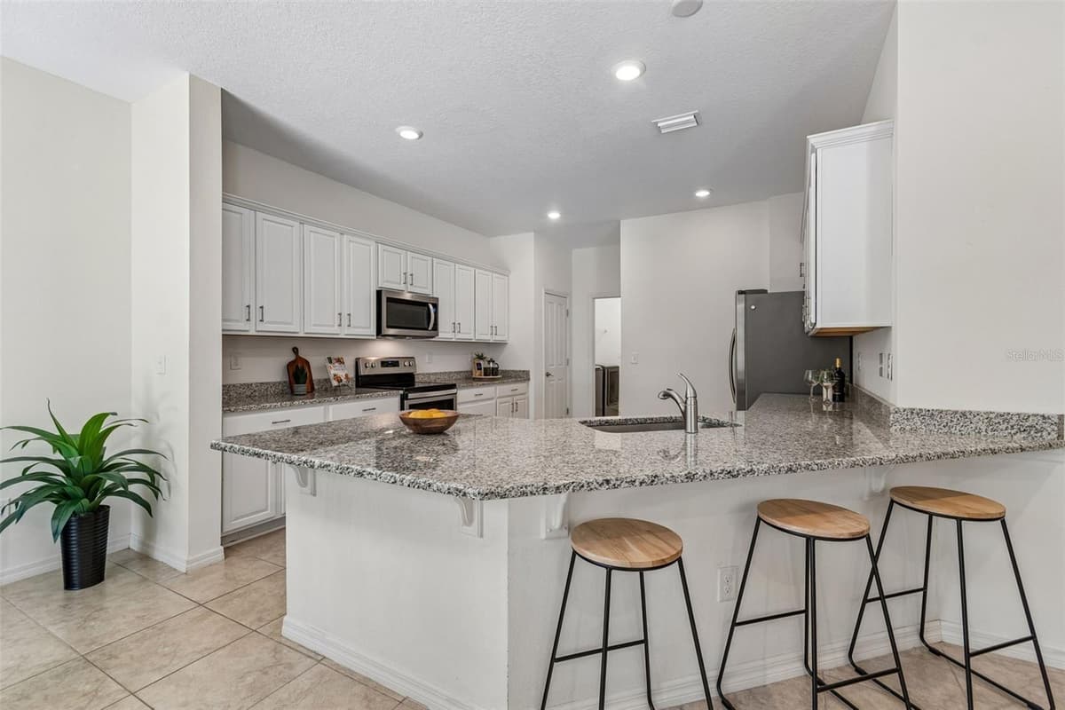 7612 SUNSHINE BRIDGE AVENUE — photo 14 of 57