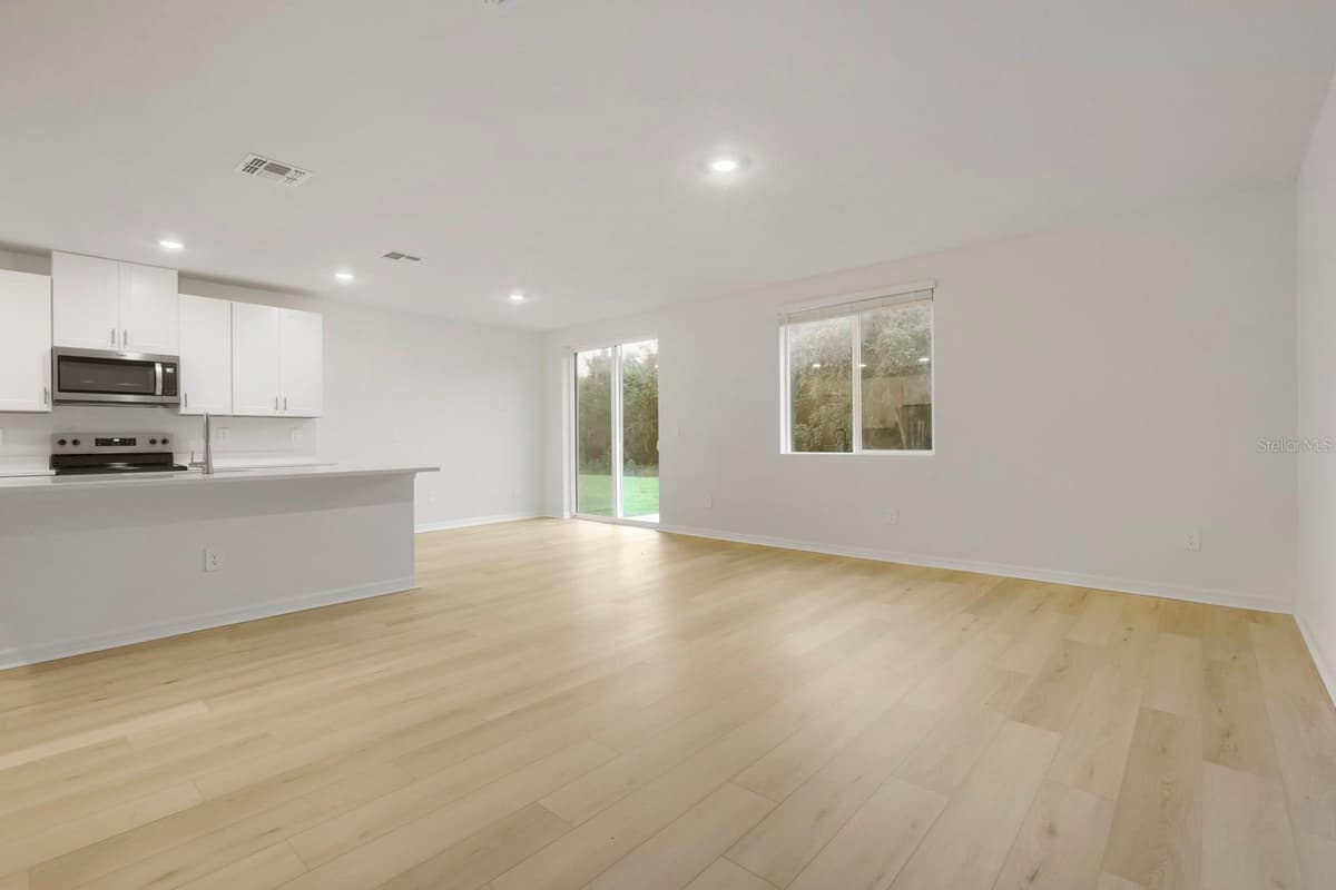 7637 SATTERFIELD TERRACE — photo 5 of 31
