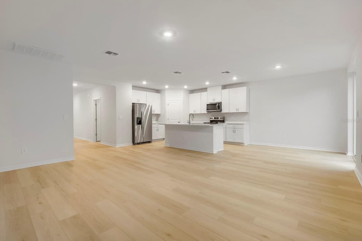 7637 SATTERFIELD TERRACE — photo 4 of 31