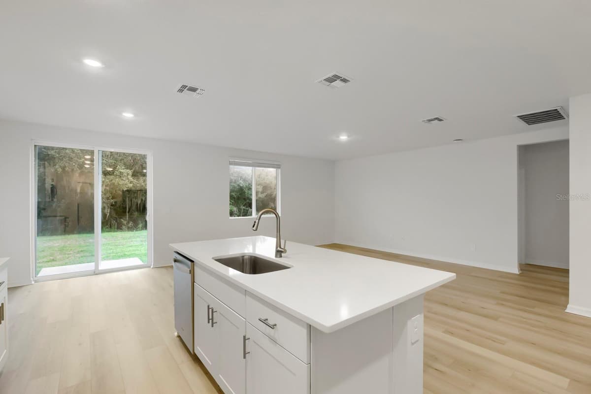 7637 SATTERFIELD TERRACE — photo 13 of 31