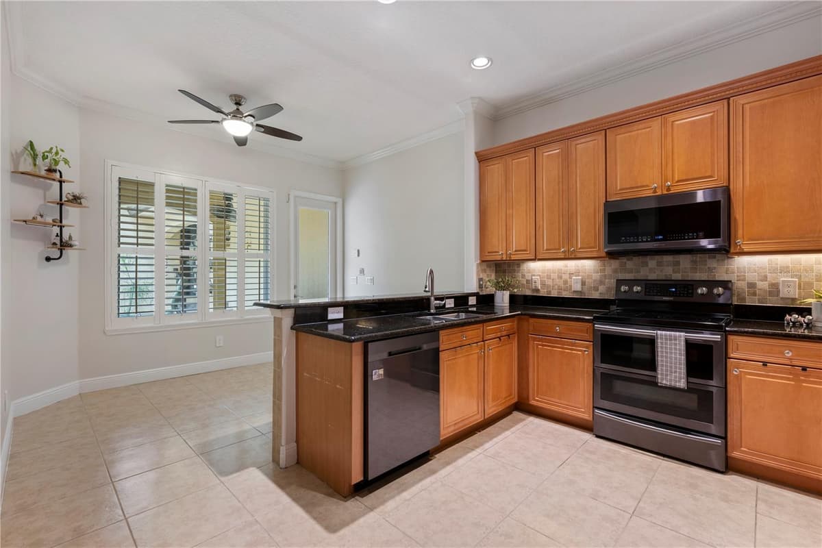 1132 CHARMING STREET — photo 17 of 39