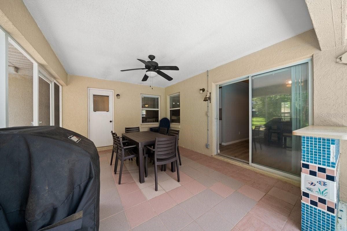 4 HIALEAH DRIVE — photo 53 of 95