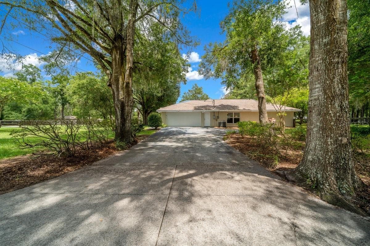 4 HIALEAH DRIVE — photo 36 of 95