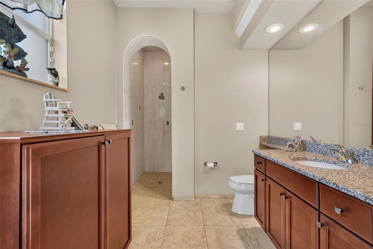 12470 HUNTINGTON WOODS AVENUE — photo 38 of 61