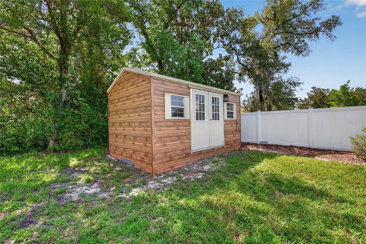 12470 HUNTINGTON WOODS AVENUE — photo 54 of 61