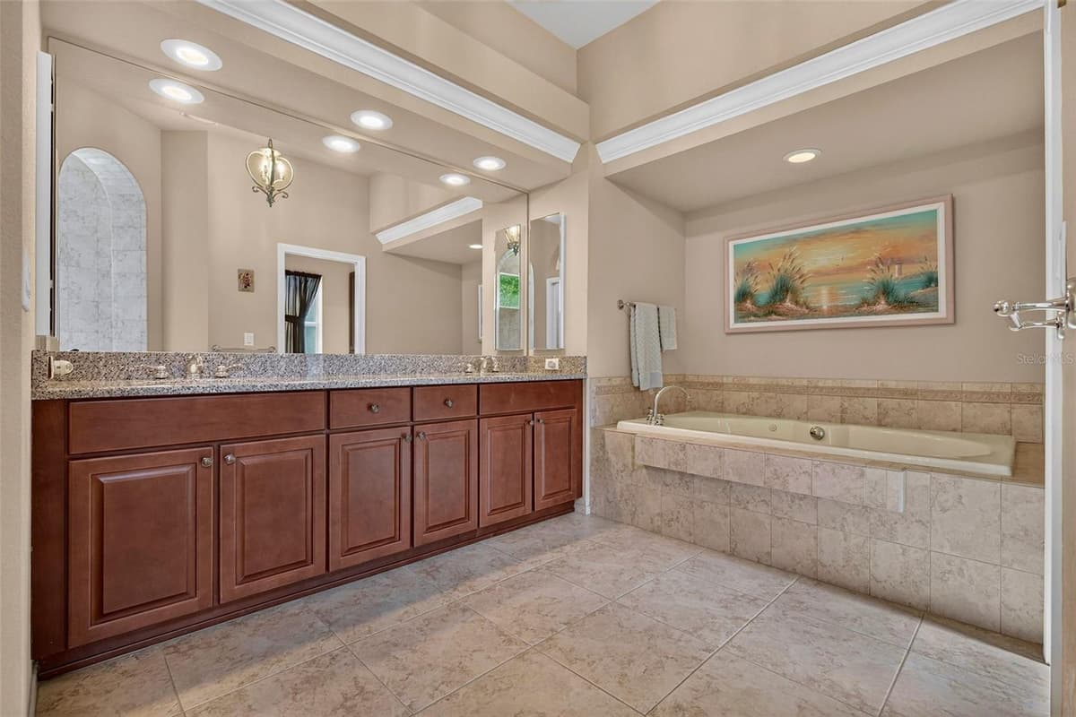 12470 HUNTINGTON WOODS AVENUE — photo 33 of 61