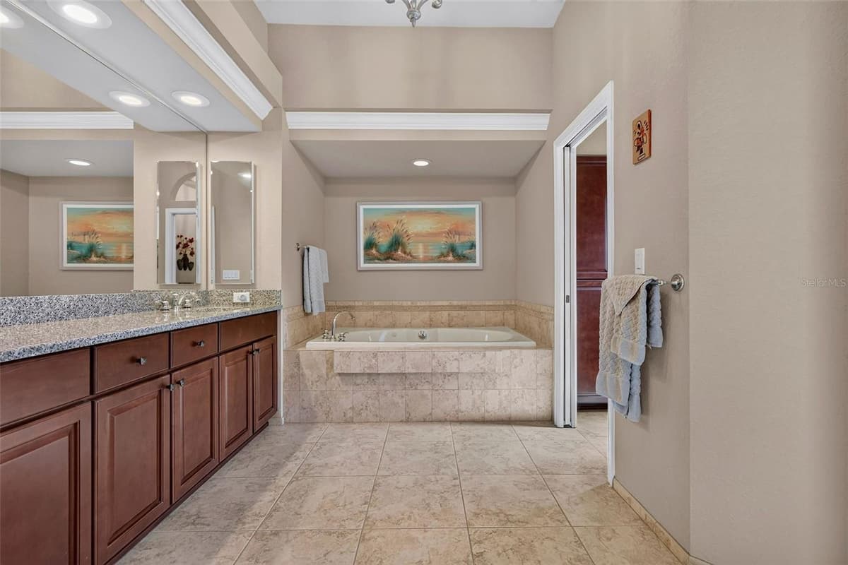 12470 HUNTINGTON WOODS AVENUE — photo 30 of 61