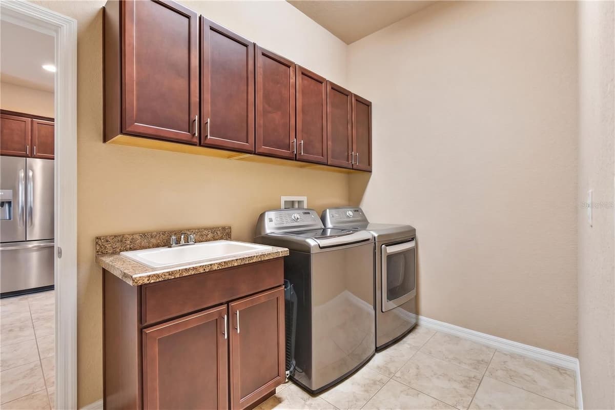 12470 HUNTINGTON WOODS AVENUE — photo 44 of 61