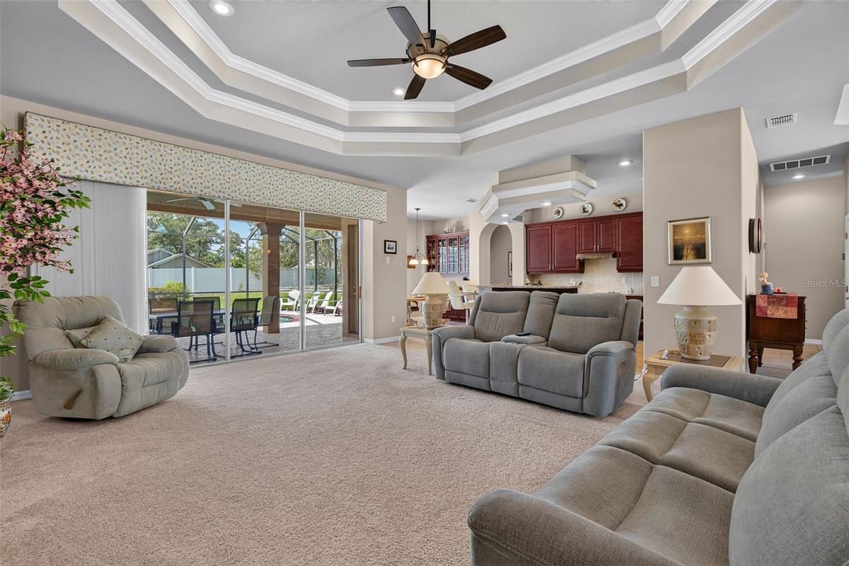 12470 HUNTINGTON WOODS AVENUE — photo 13 of 61