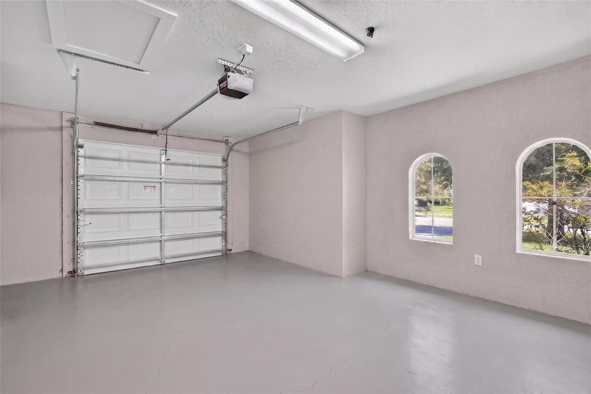 12470 HUNTINGTON WOODS AVENUE — photo 46 of 61