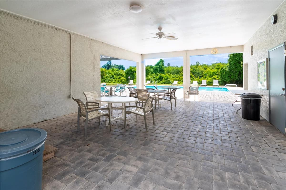 11201 122ND AVENUE — photo 35 of 40