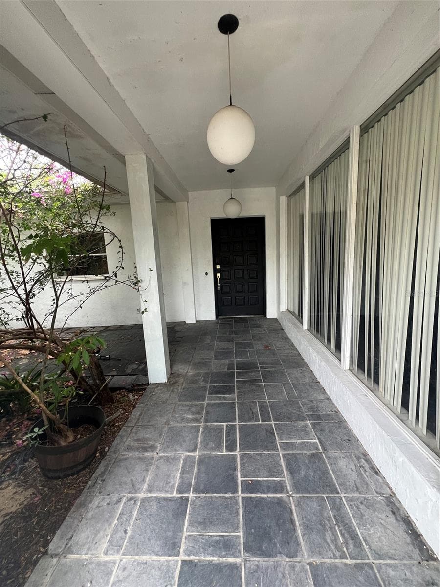 425 CRAIG DRIVE — photo 11 of 26