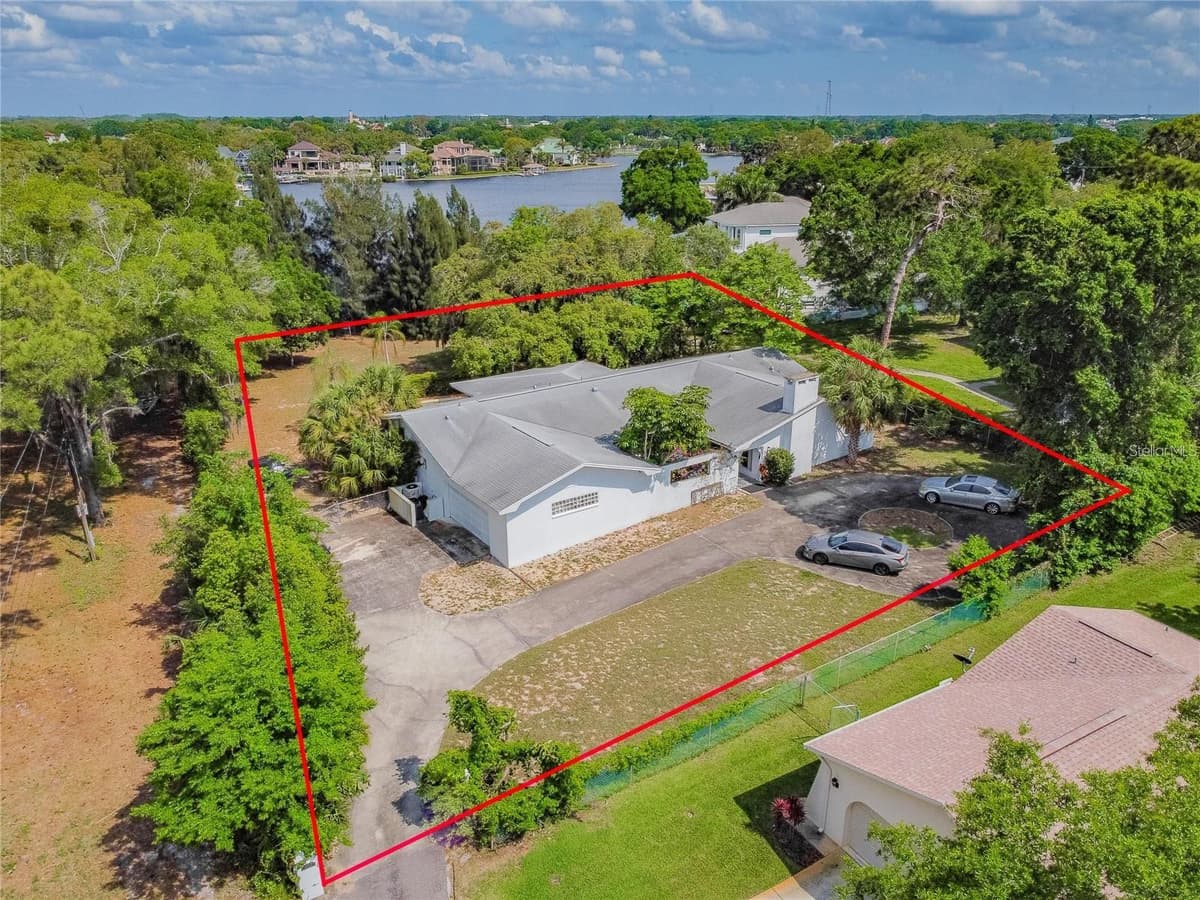 425 CRAIG DRIVE — photo 4 of 26