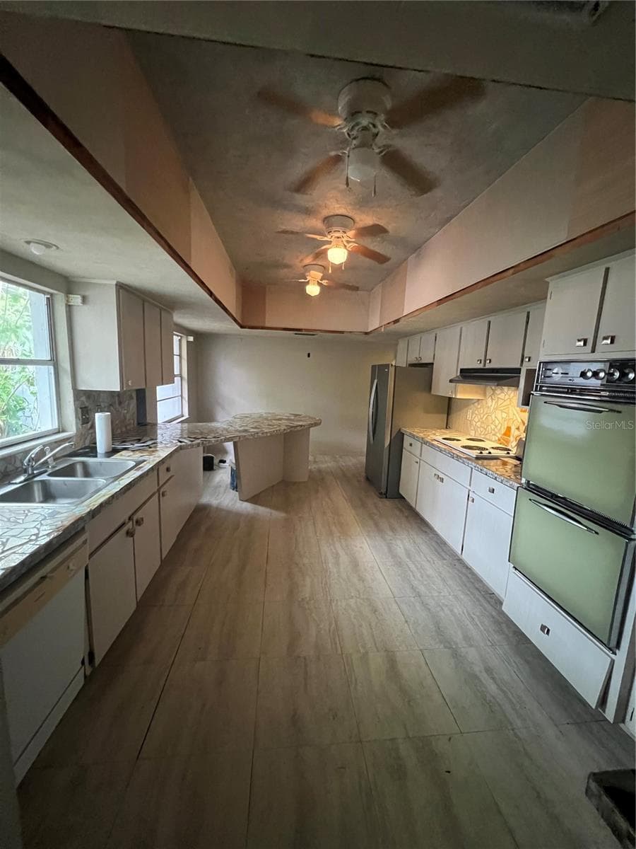425 CRAIG DRIVE — photo 13 of 26