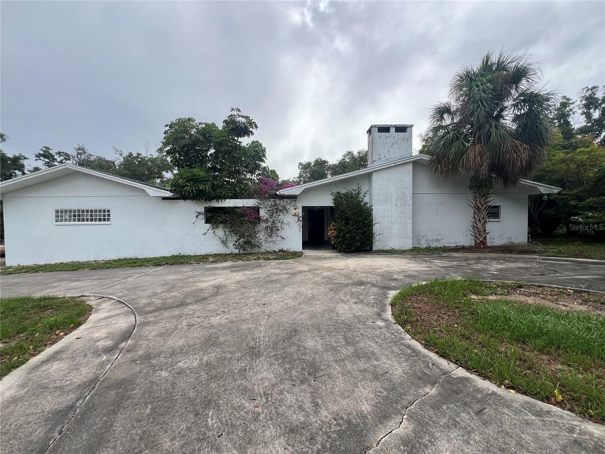 425 CRAIG DRIVE — photo 1 of 26