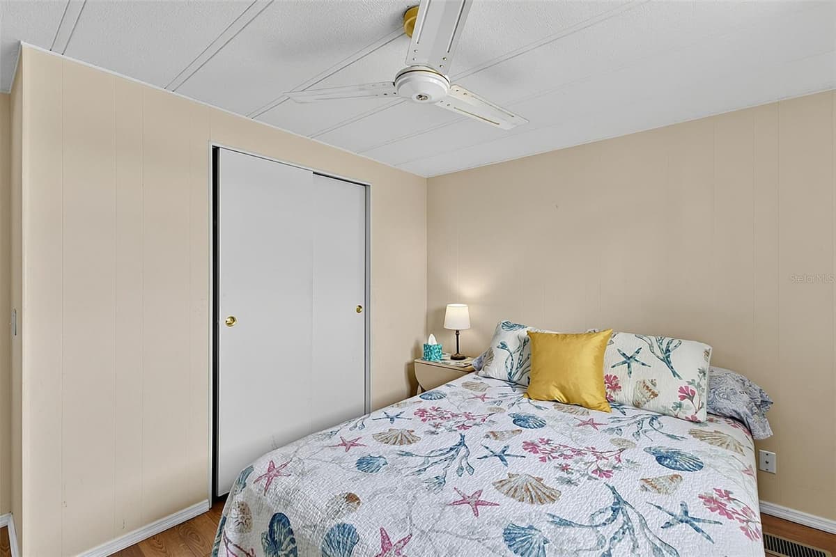 248 LA ROSAS — photo 15 of 58