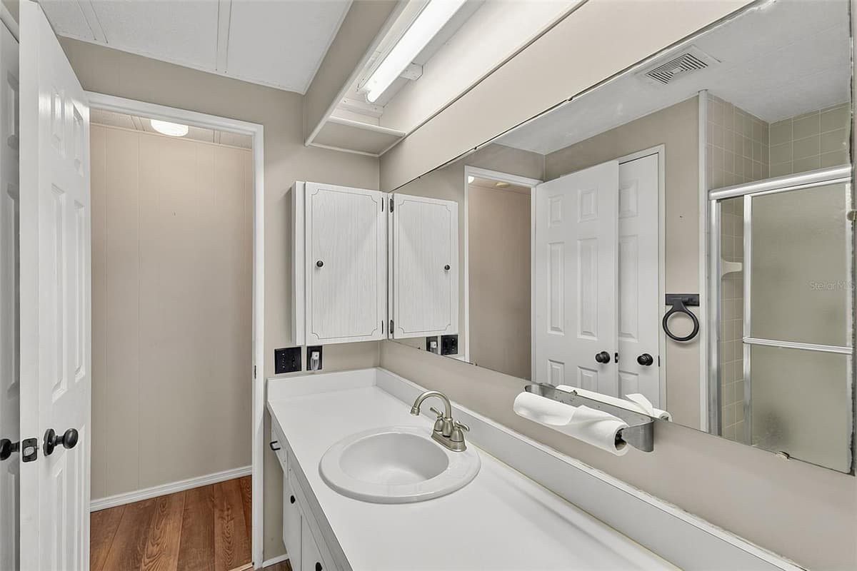 248 LA ROSAS — photo 19 of 58