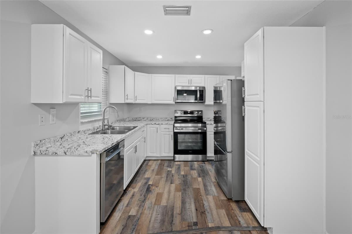 3259 PARKWAY PLACE — photo 26 of 57