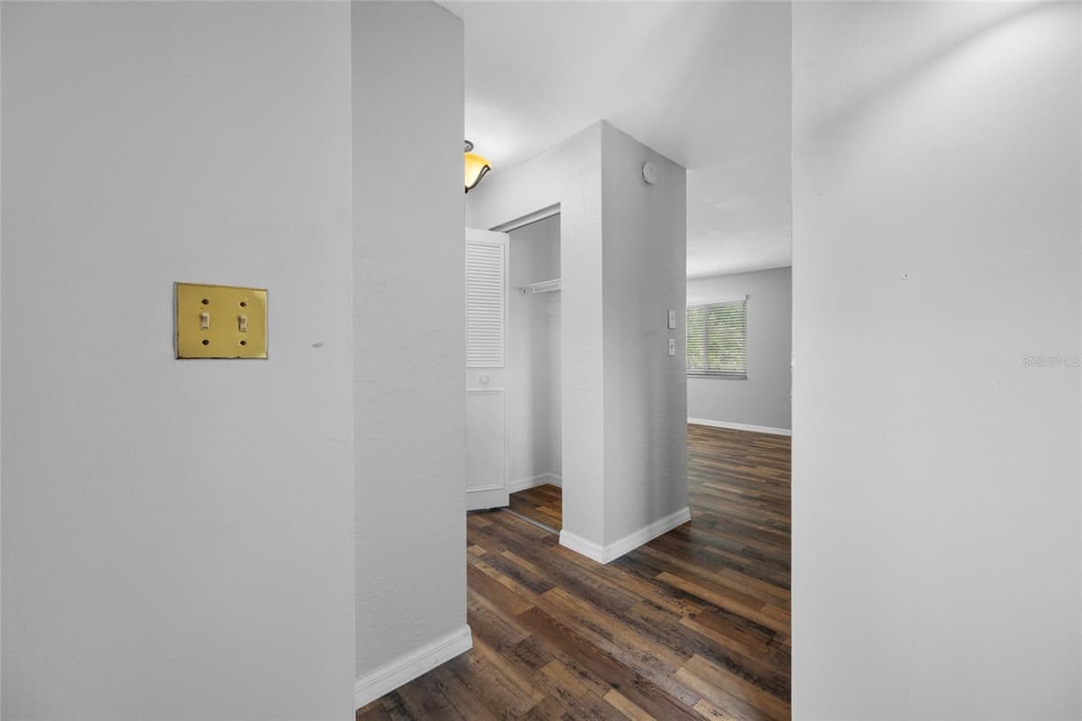 3259 PARKWAY PLACE — photo 6 of 57