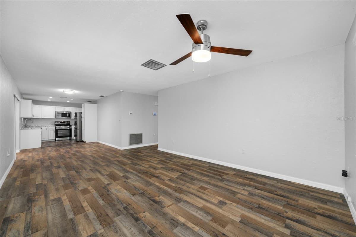 3259 PARKWAY PLACE — photo 17 of 57